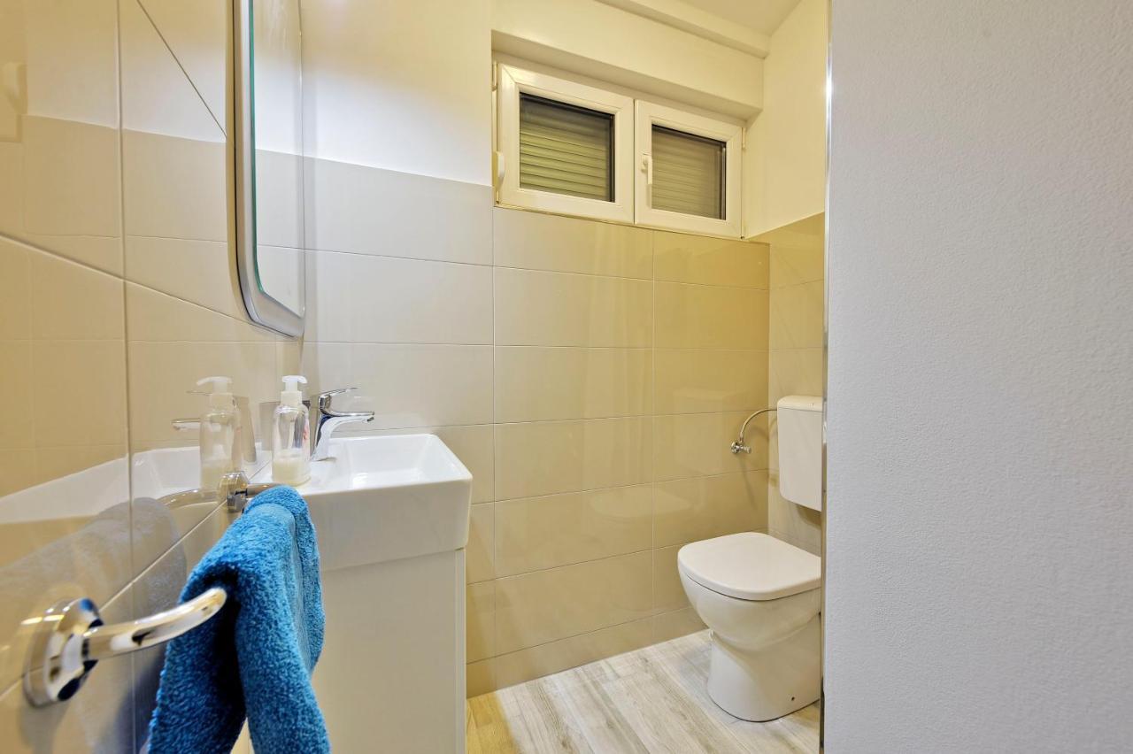 Villa With Private Pool In Village Jadreski Pula Exterior foto